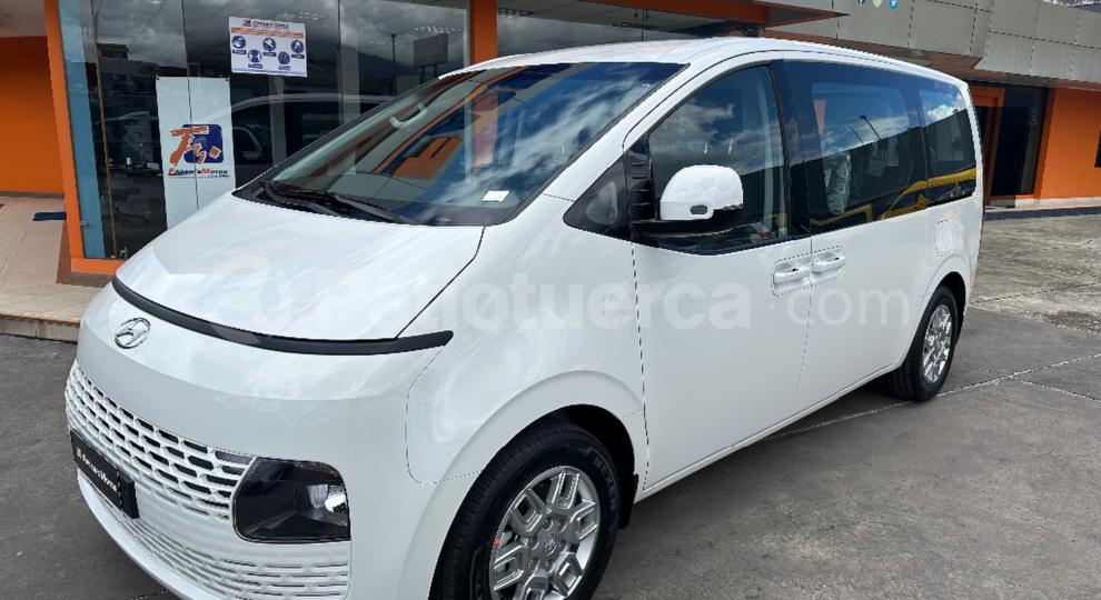 Hyundai Staria 2024 Van Pasajeros en Cuenca, Azuay-Comprar usado en ...
