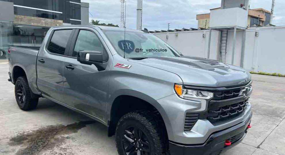 Chevrolet Silverado Z71 2024 Doble Cabina en Machala, El Oro