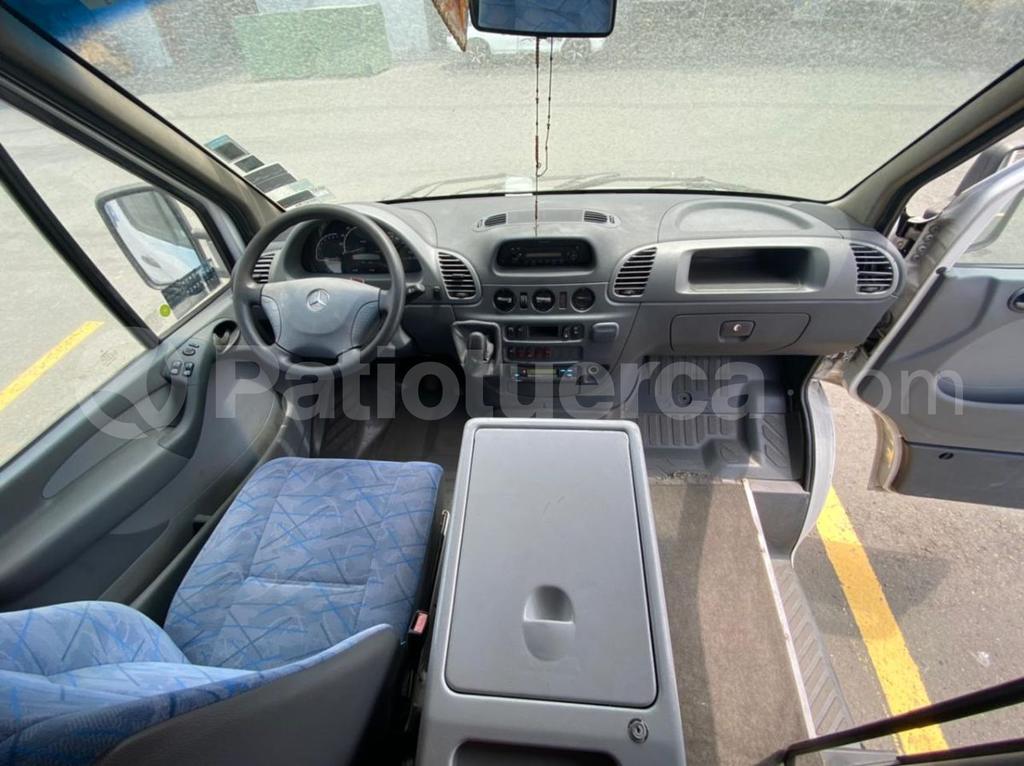Mercedes Benz—™ Sprinter 313