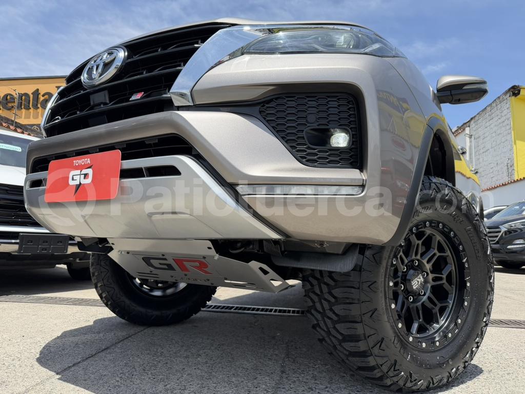Toyota Fortuner 4.0 2022
