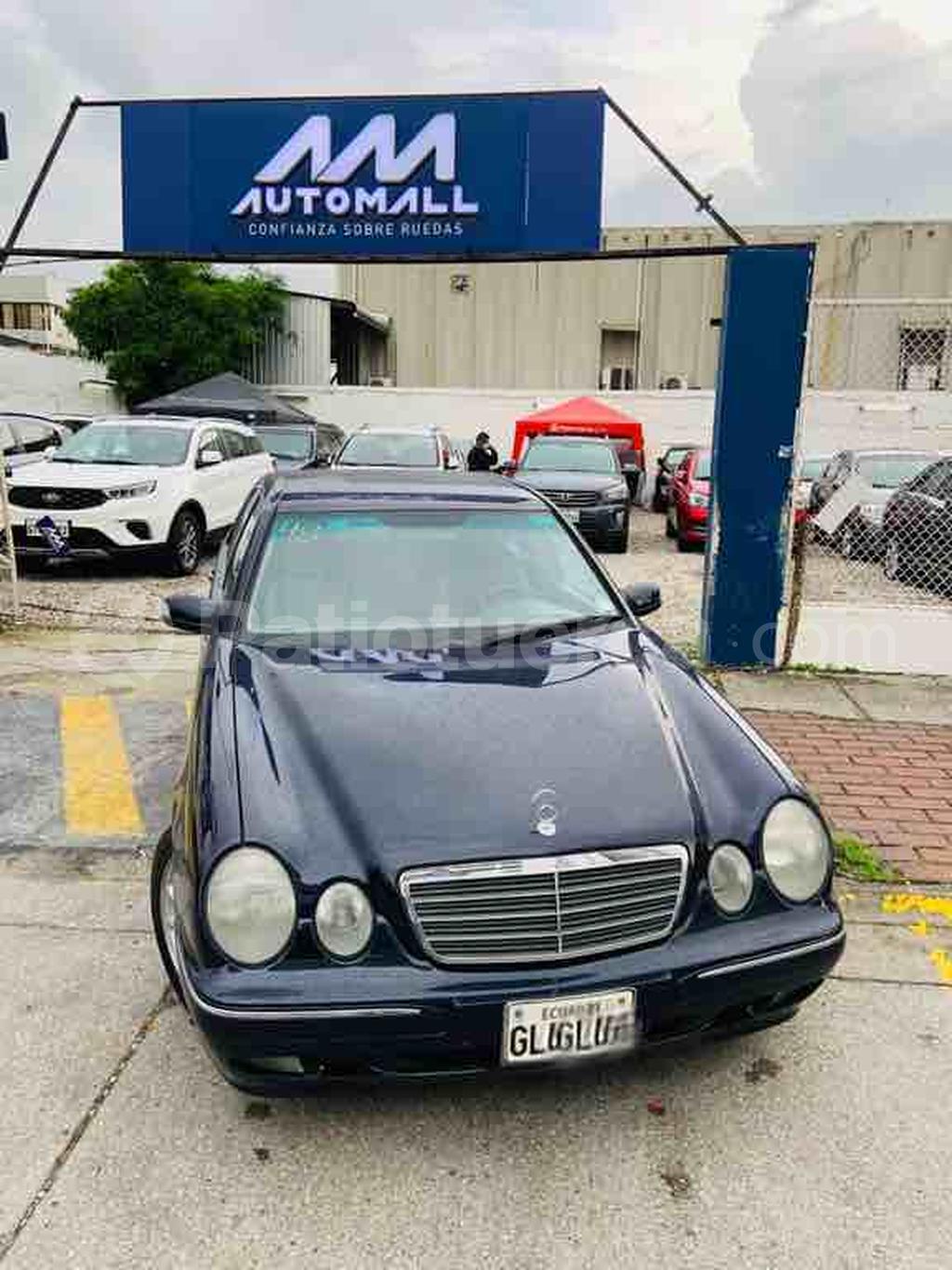 Mercedes Benz—™ E240
