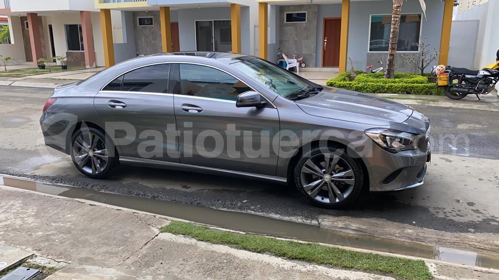 Mercedes Benz—™ CLA 200
