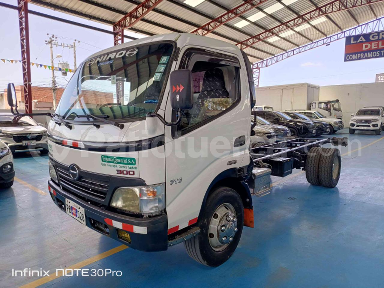 Hino DUTRO 716 2009