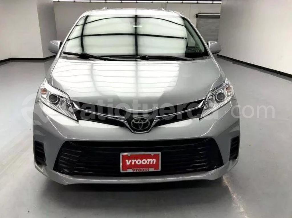 Toyota Sienna 2023