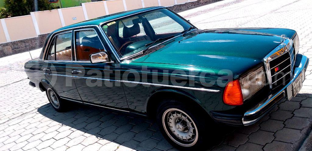 Mercedes Benz—™ 230