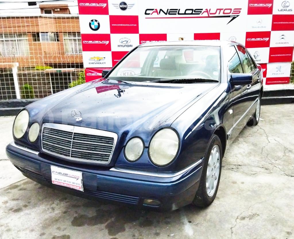 Mercedes Benz—™ E320