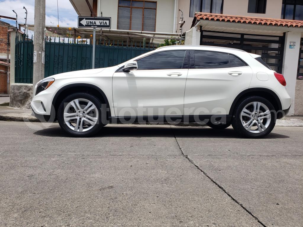 Mercedes Benz GLA 250 4 MATIC 2015