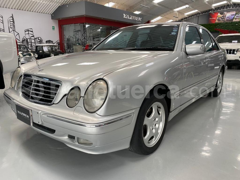 Mercedes Benz—™ E240