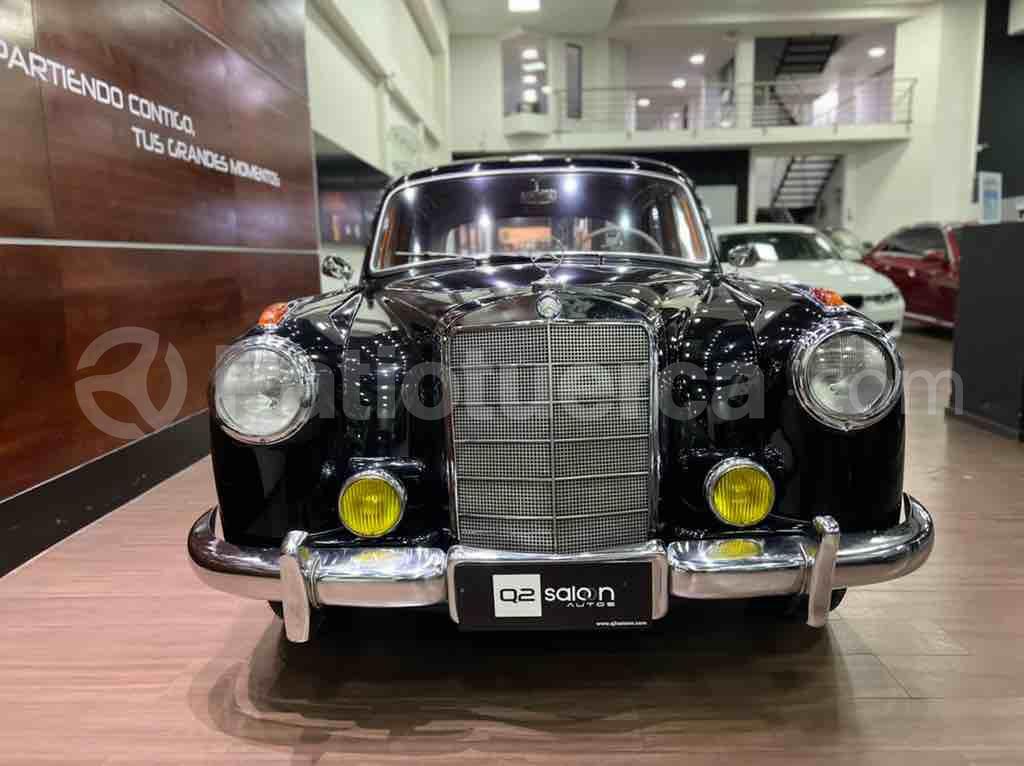 Mercedes Benz—™ 220
