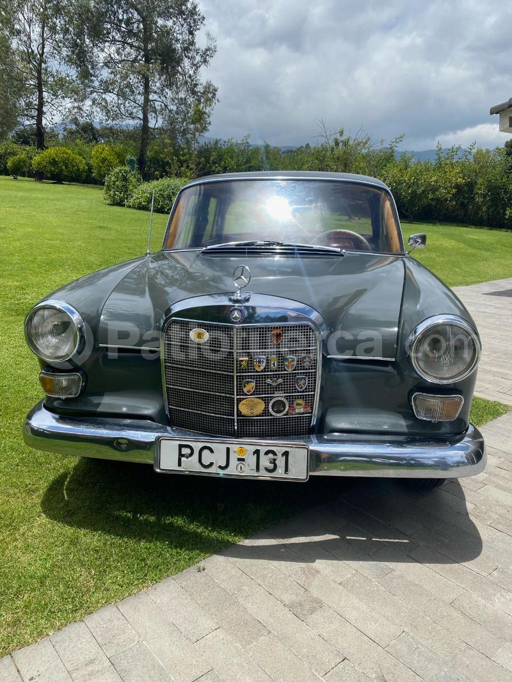 Mercedes Benz—™ 230