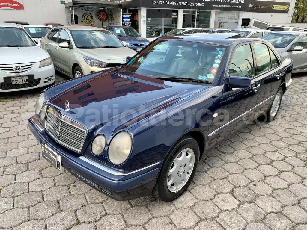 Mercedes Benz—™ 320E