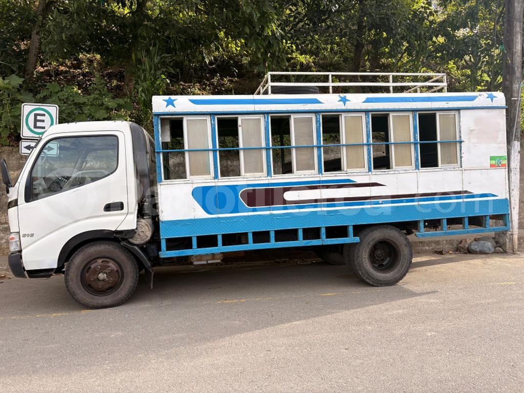 Hino DUTRO