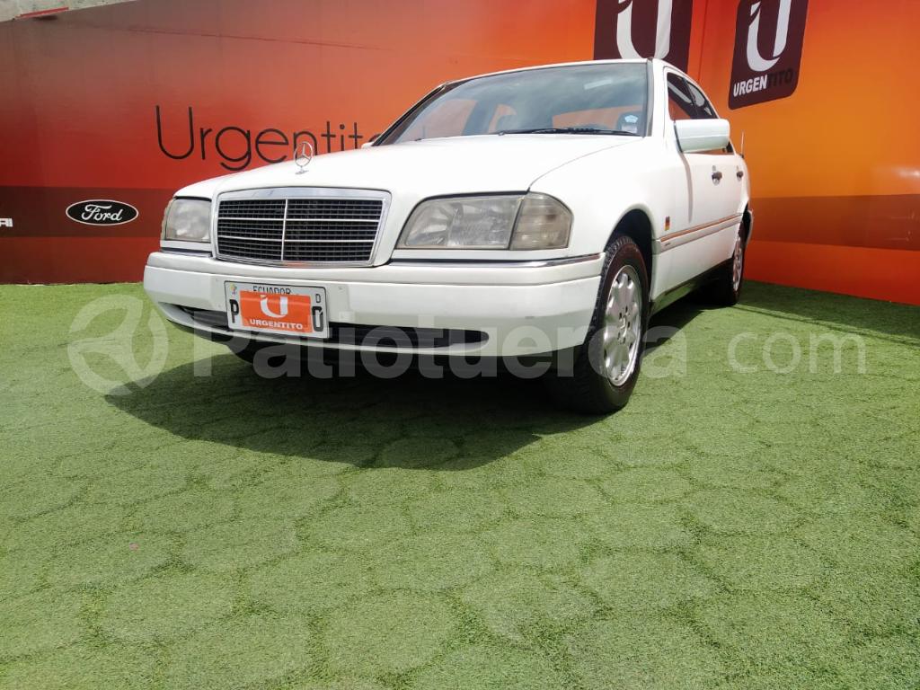 Mercedes Benz—™ C230