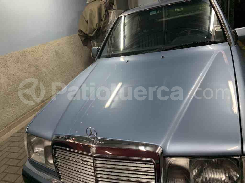 Mercedes Benz—™ 280E