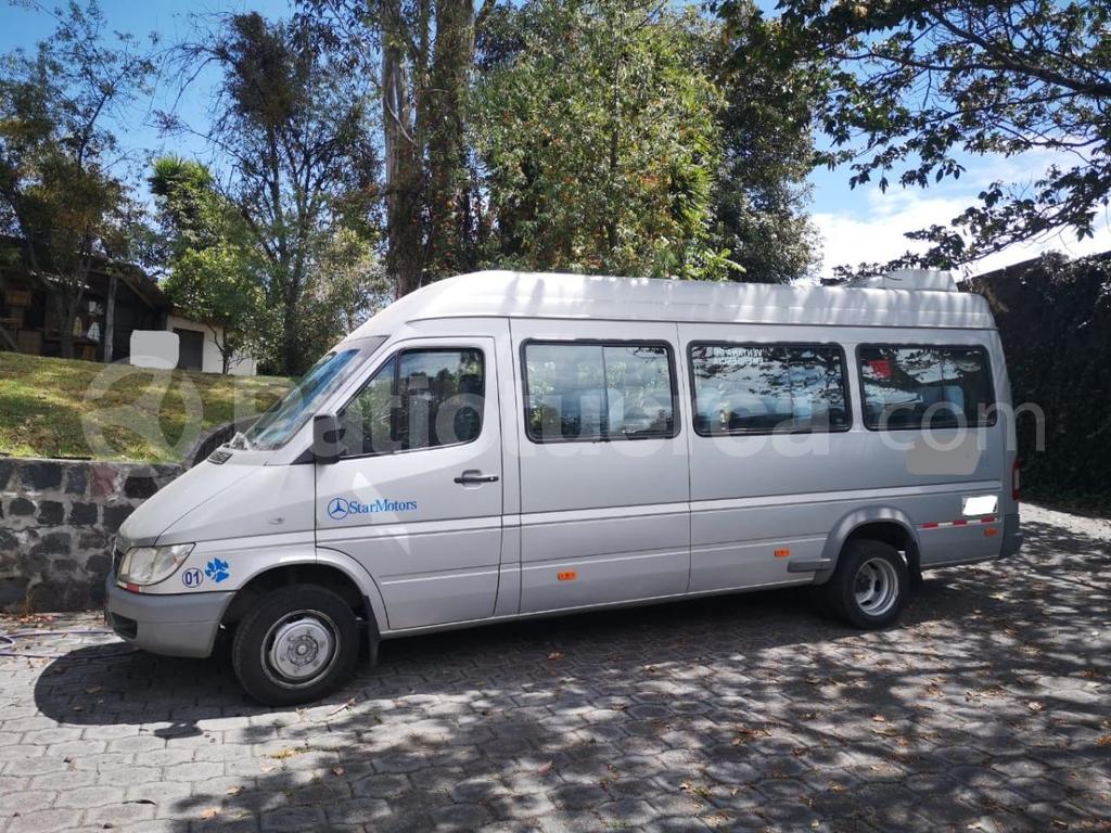 Mercedes Benz—™ Sprinter 413
