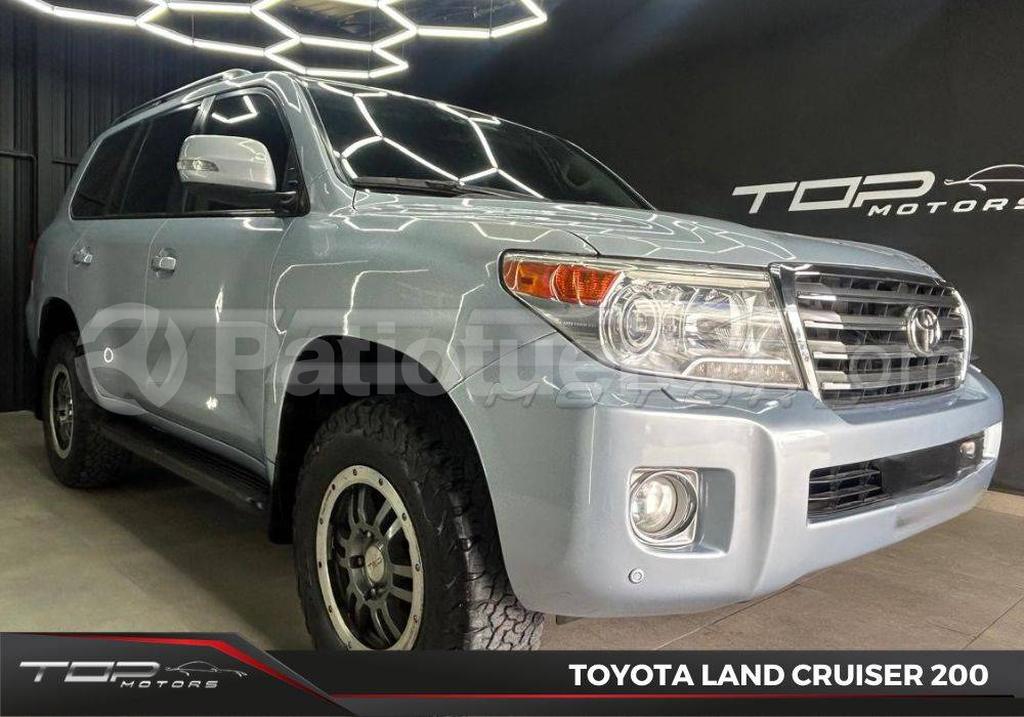 Toyota Land Cruiser 200 2013