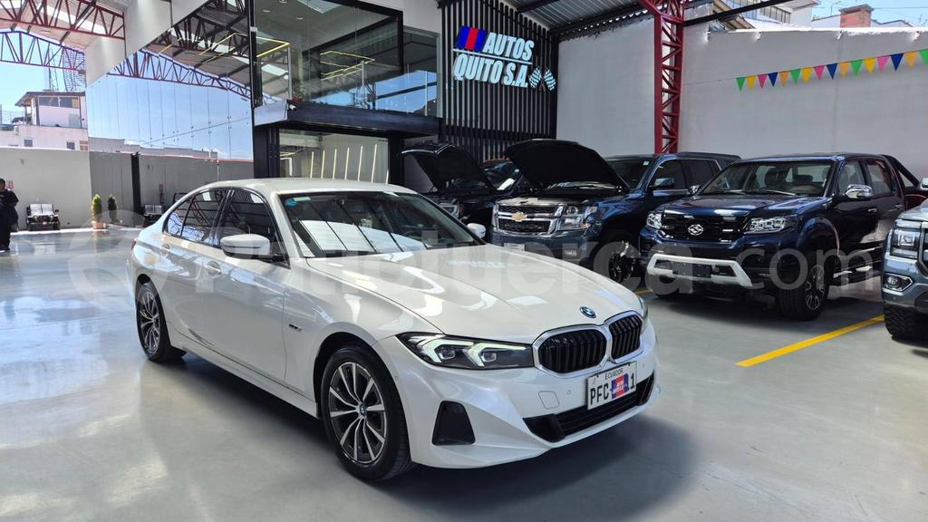 BMW 330e 2023