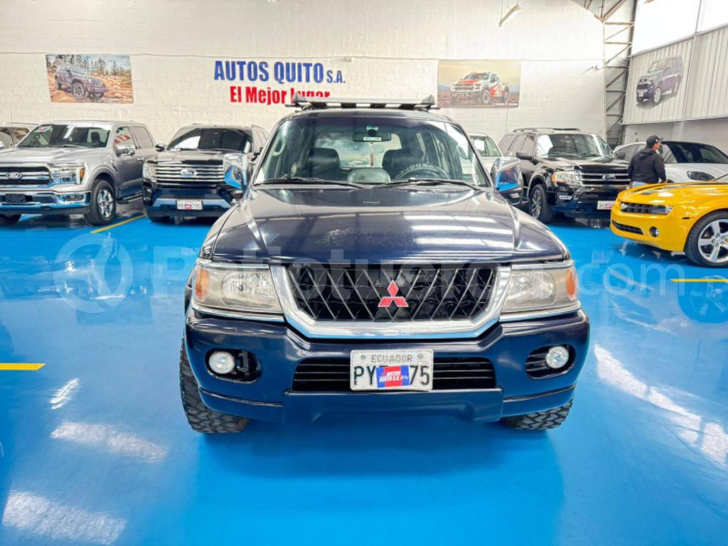 Mitsubishi Montero 2003