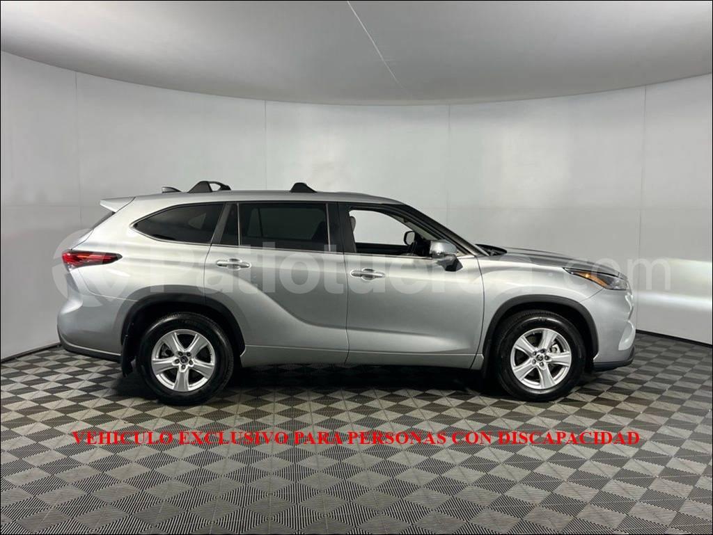 Toyota Highlander LE 2023