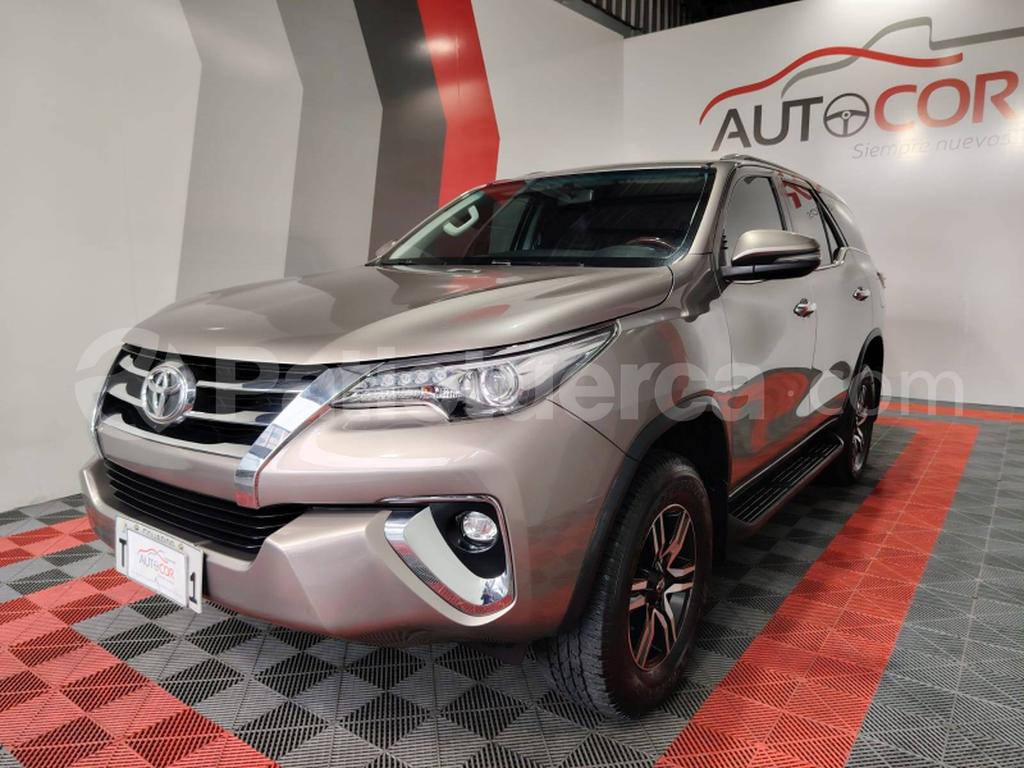 Toyota Fortuner 4.0 2021