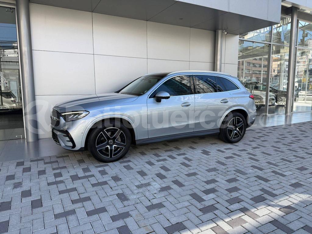 Mercedes Benz GLC 300 AMG LINE 2023