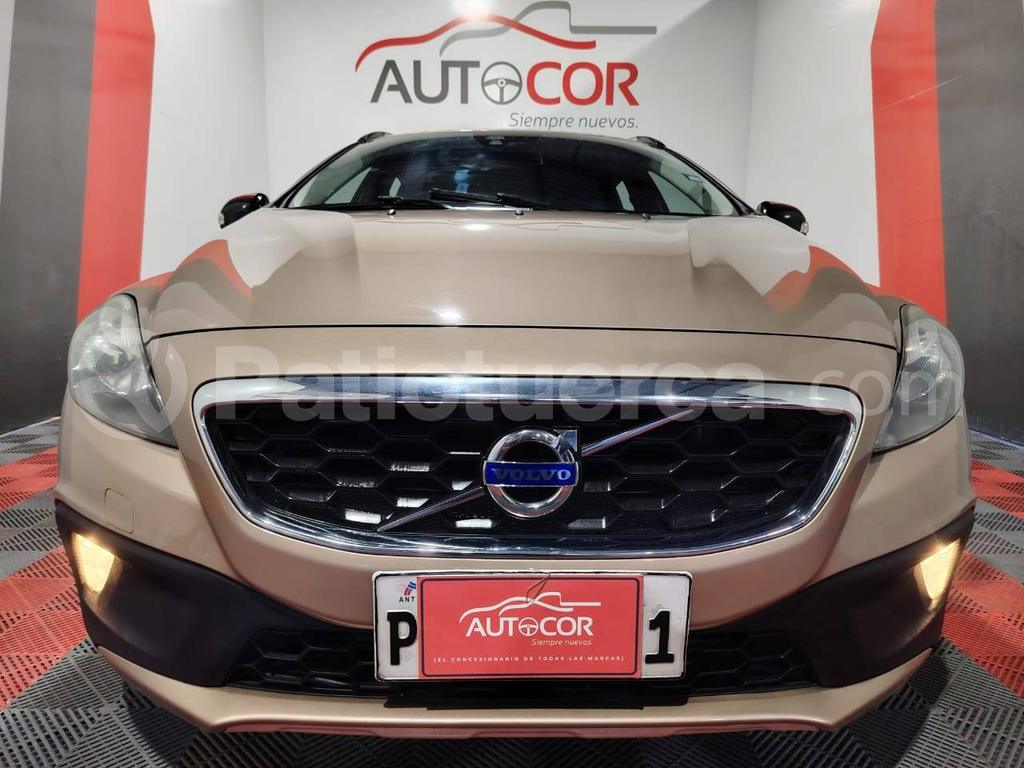 Volvo V40 2014
