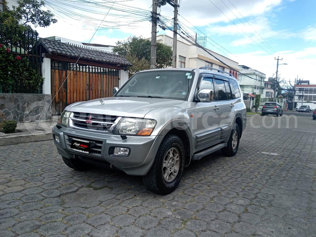 Mitsubishi Montero 5P 2002