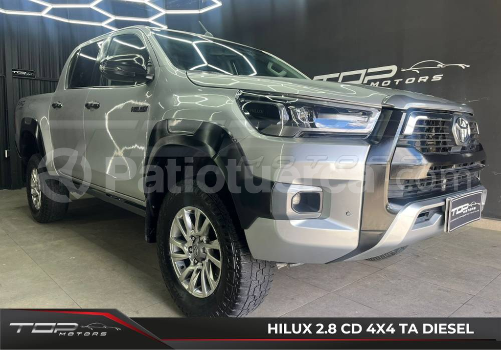 Toyota Hilux 2.8 CD 4X4 TA DIESEL 2023