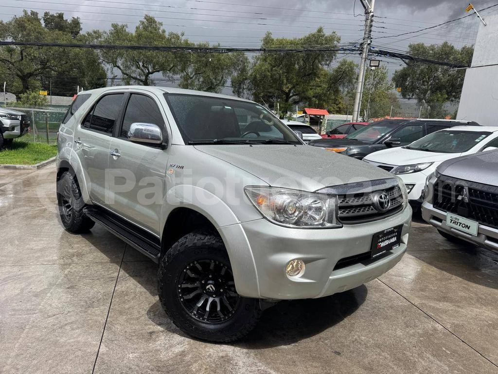 Toyota AWT FORTUNER 2011
