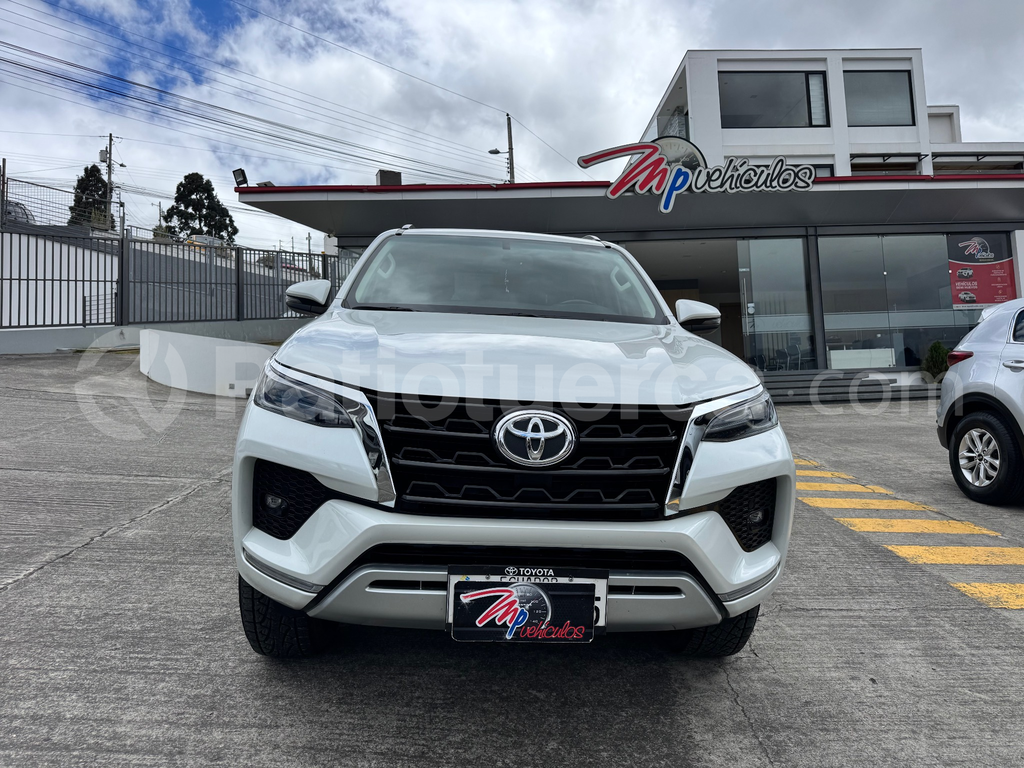 Toyota Fortuner 4.0 2024