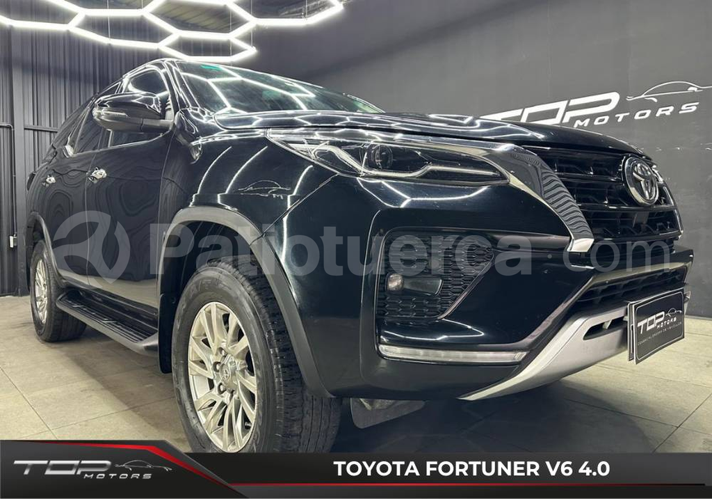 Toyota Fortuner 4.0