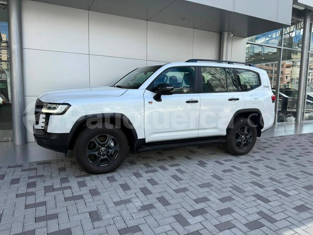 Toyota Land Cruiser 300 2022