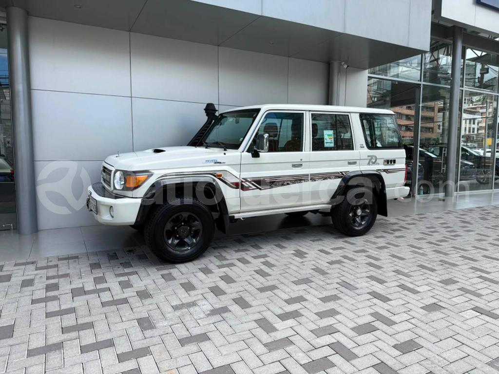 Toyota Land cruiser 76 wagon 2022
