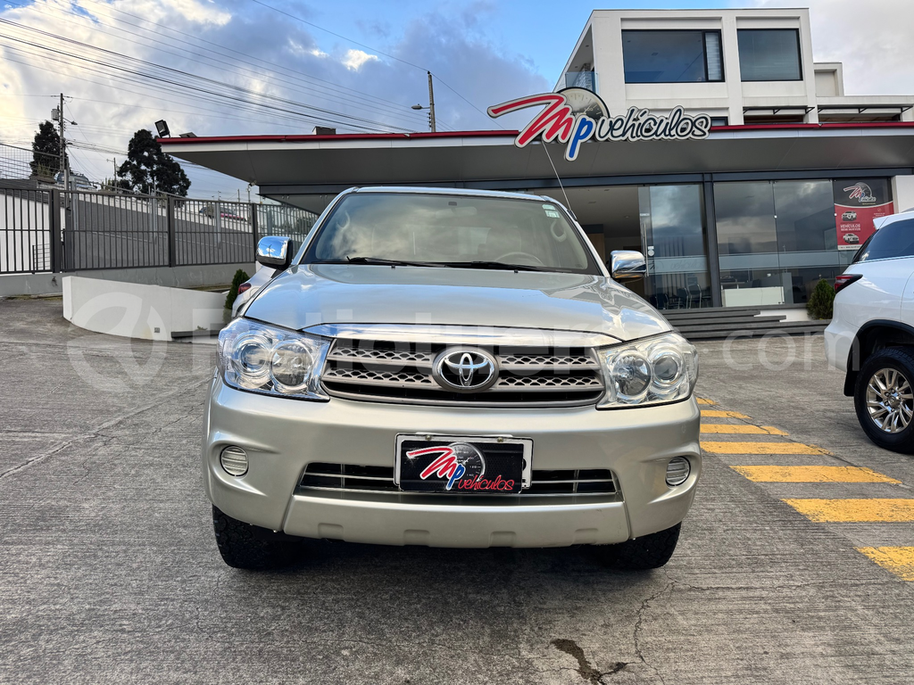 Toyota Fortuner 2.7 2011