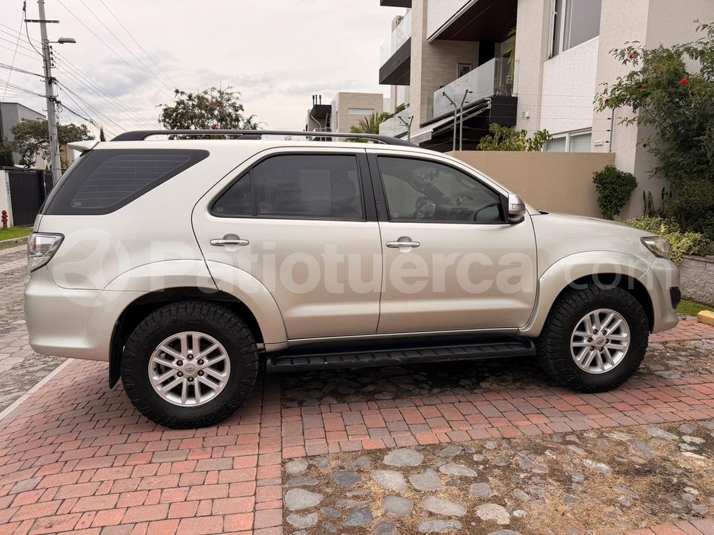 Toyota Fortuner 4.0 2014