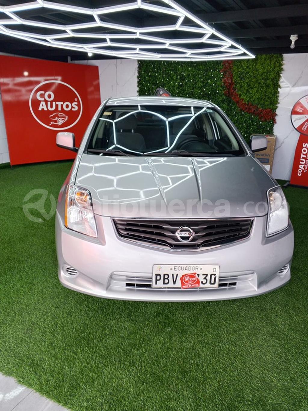 Nissan SE Sport 2.0 MT 2012