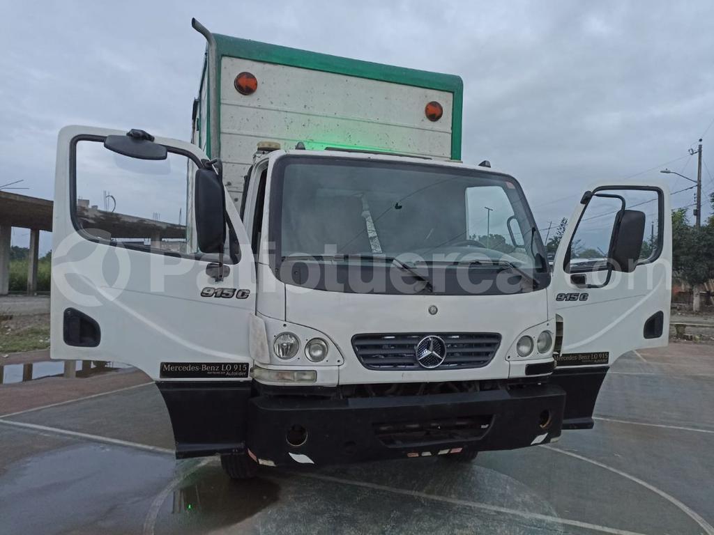 Mercedes Benz—™ 915 C Accelo