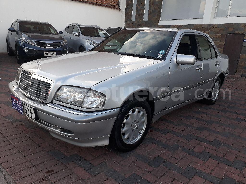 Mercedes Benz—™ C240