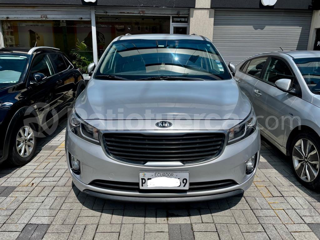 Kia Carnival