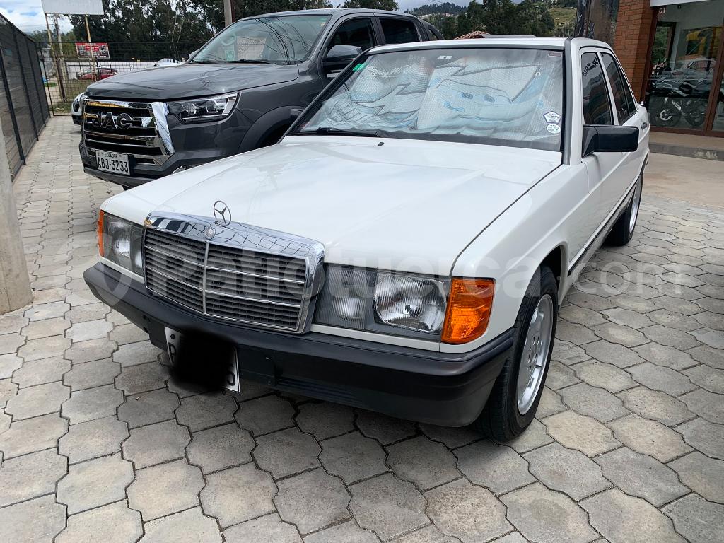 Mercedes Benz—™ 190E