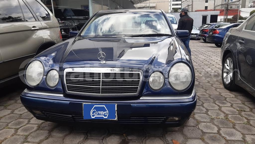 Mercedes Benz—™ E320