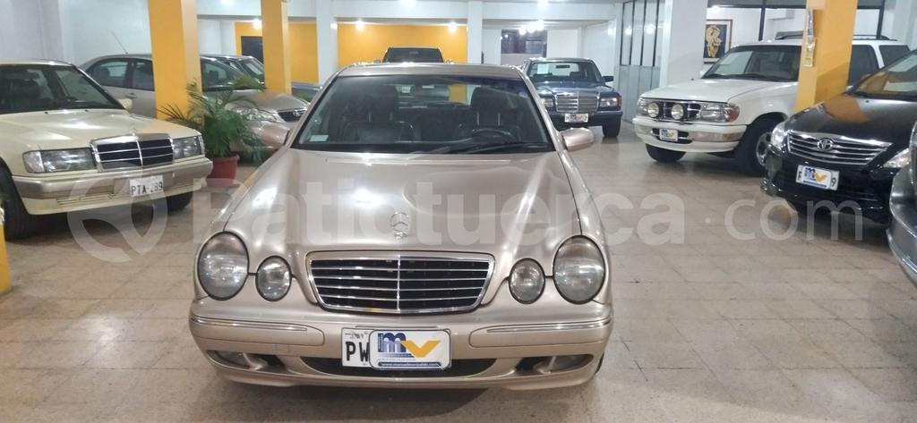Mercedes Benz—™ E320