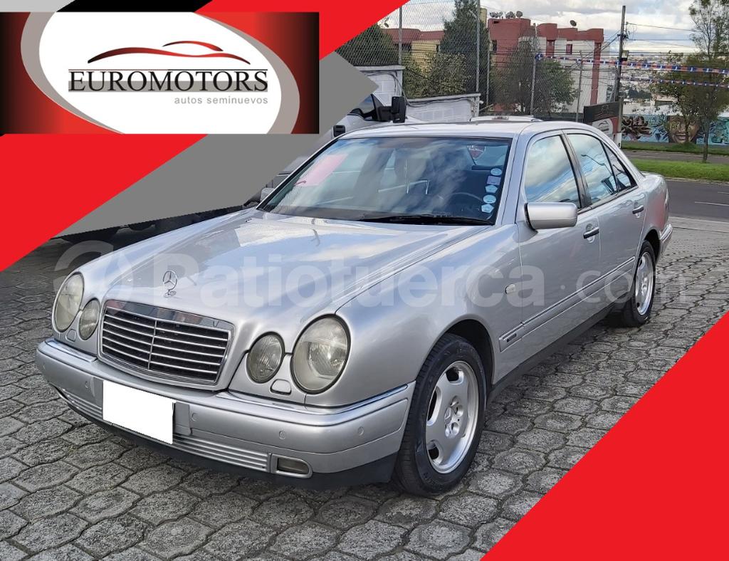 Mercedes Benz—™ E320
