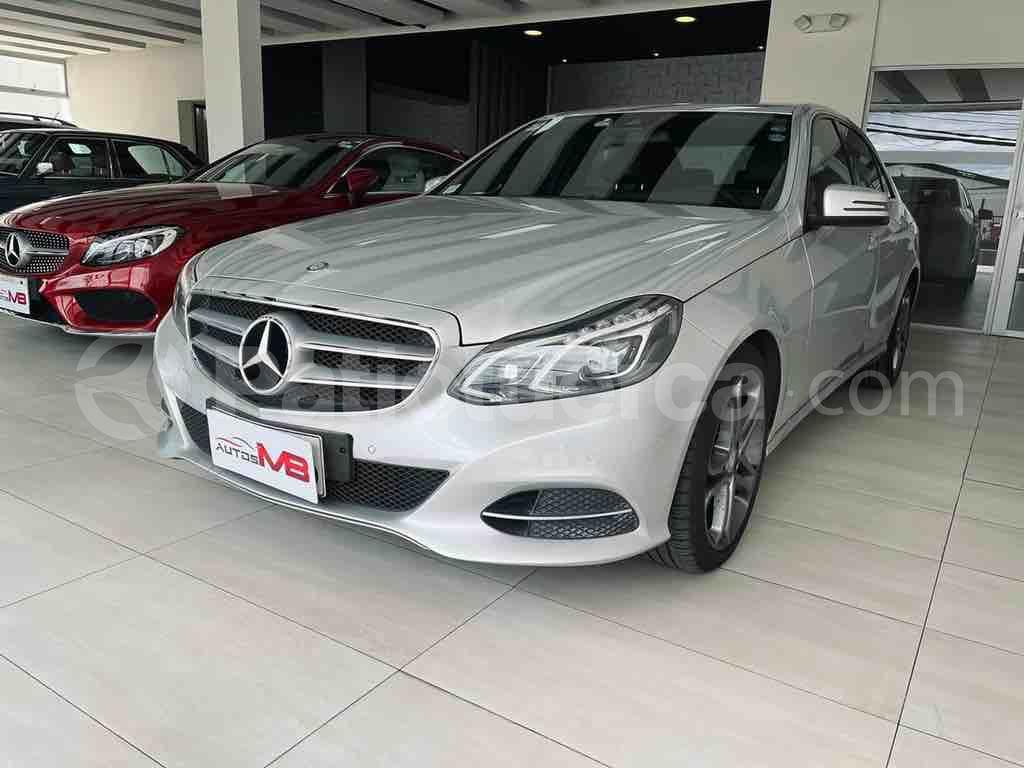 Mercedes Benz—™ E200