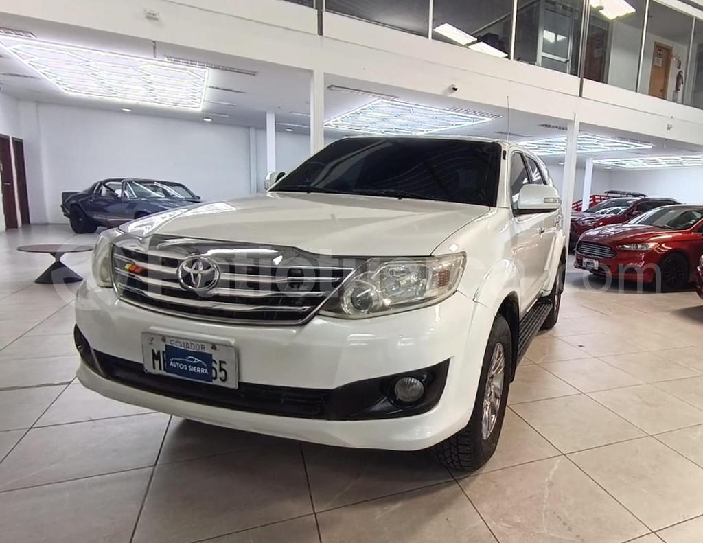 Toyota Fortuner 2.7 2012