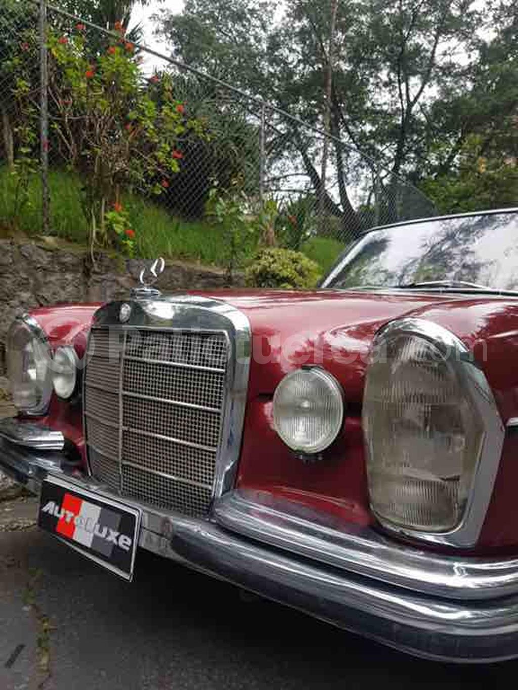 Mercedes Benz—™ SEL300