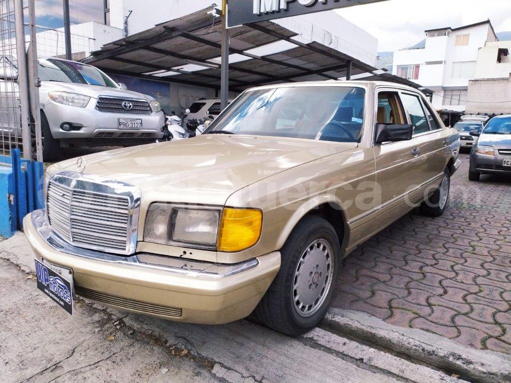 Mercedes Benz—™ 560 SEL