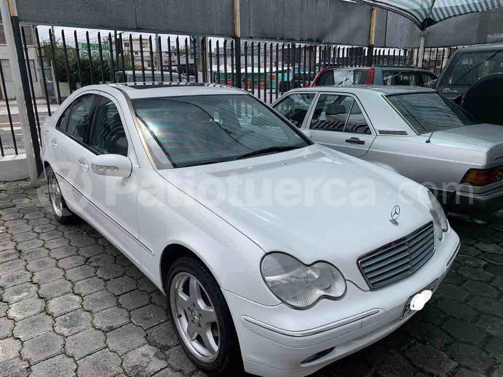 Mercedes Benz—™ 230
