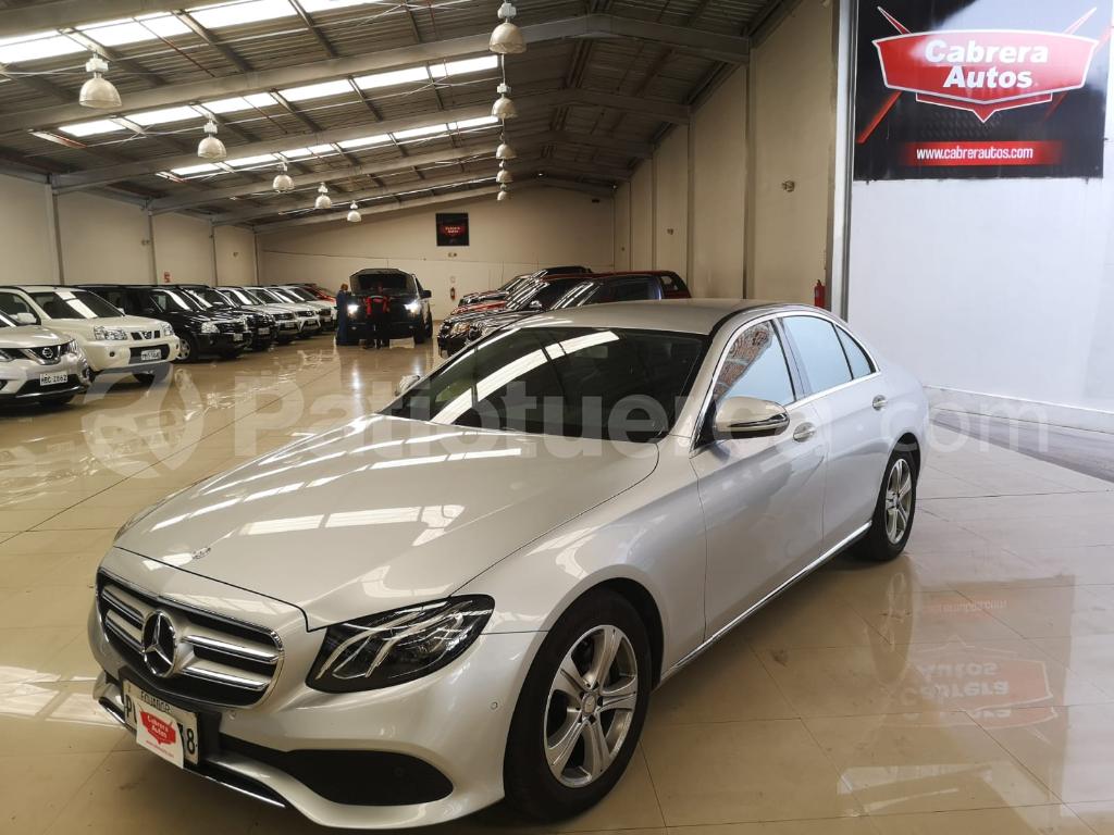 Mercedes Benz—™ E200