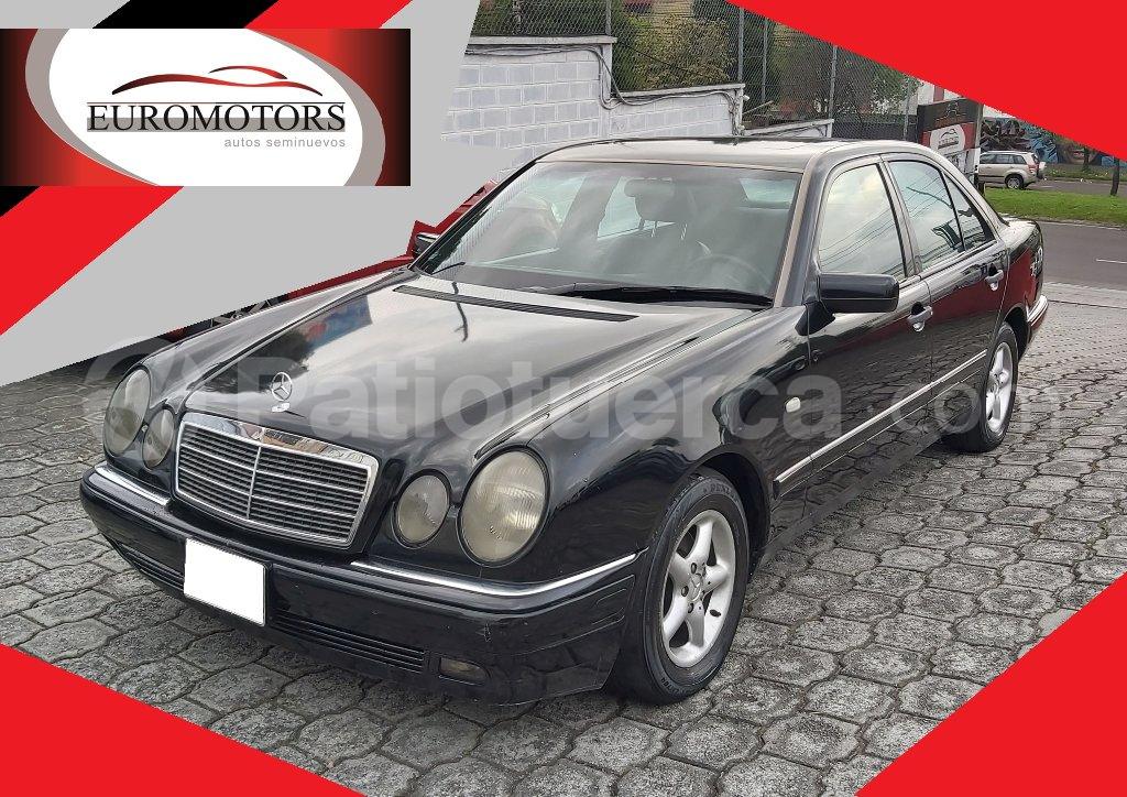 Mercedes Benz—™ E240